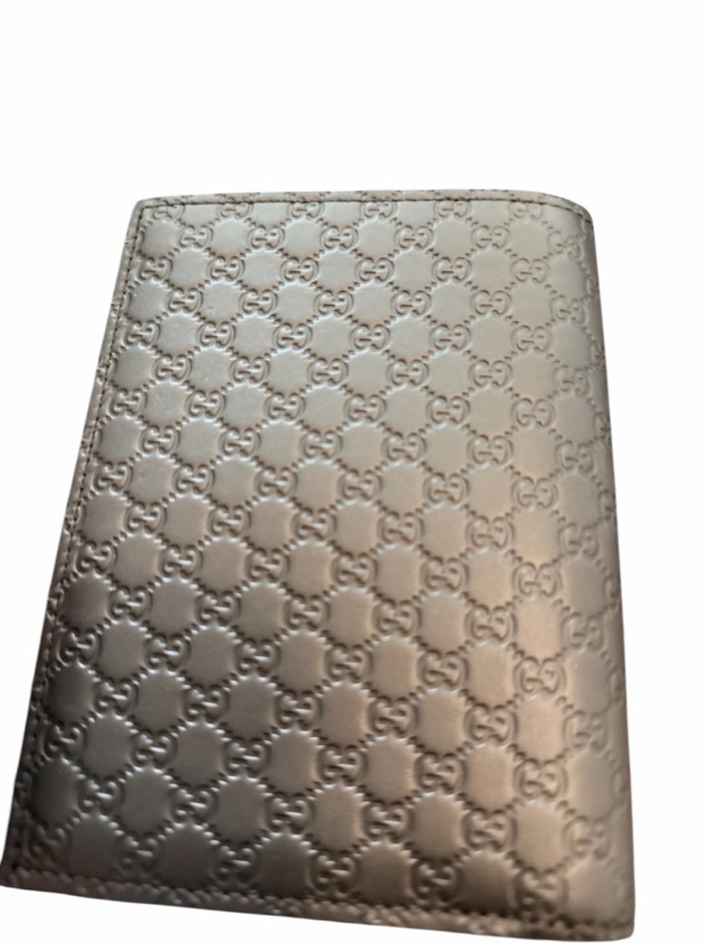 Gucci Chocolate Brown Embossed GG Passport Cover Men or Women’s no flaws - Picture 2 of 5